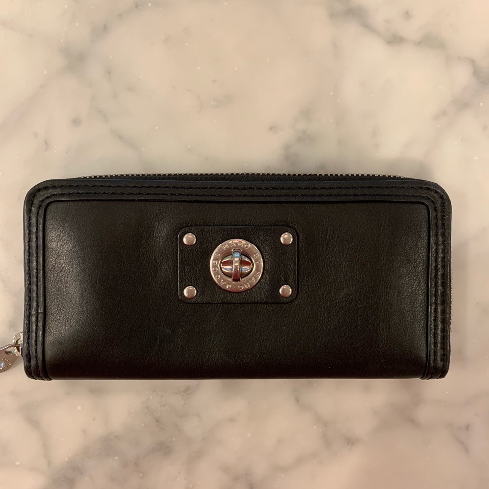 Marc Jacobs wallet!